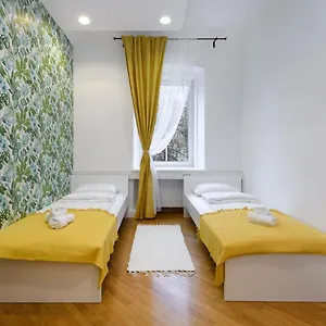  Hostel Royal Rooms*** Slovenia